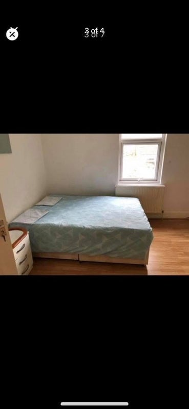 Room Elmdene Road in Greater London