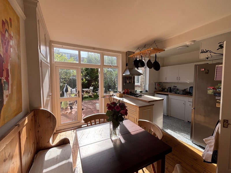 Room Waldron Road in Greater London