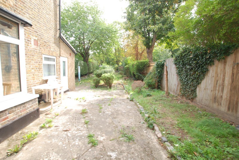 Room Kingston Road in Greater London