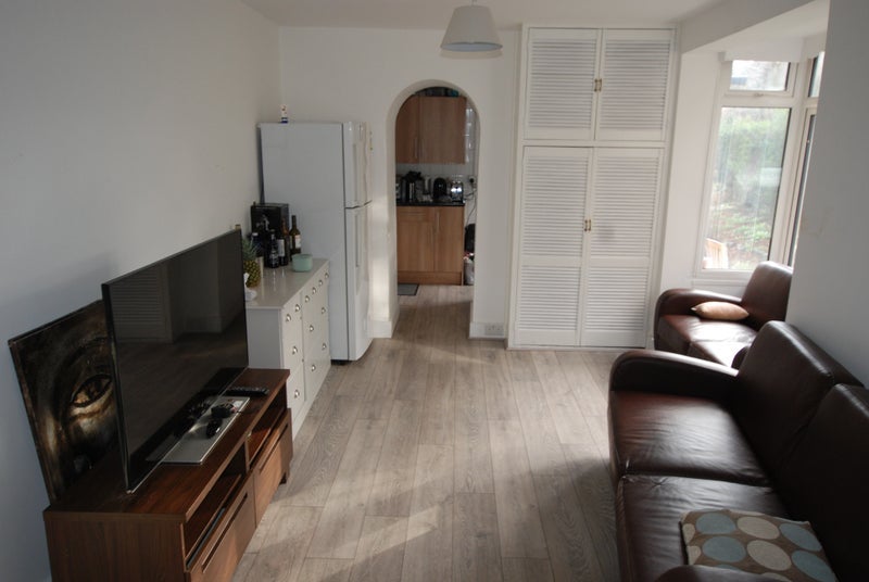 Room Kingston Road in Greater London