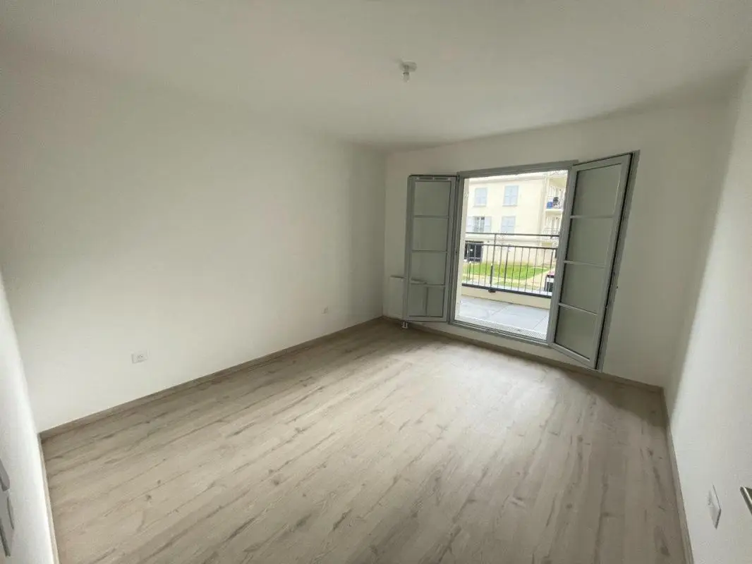 Flat Rue de l'Estacade in Compiègne