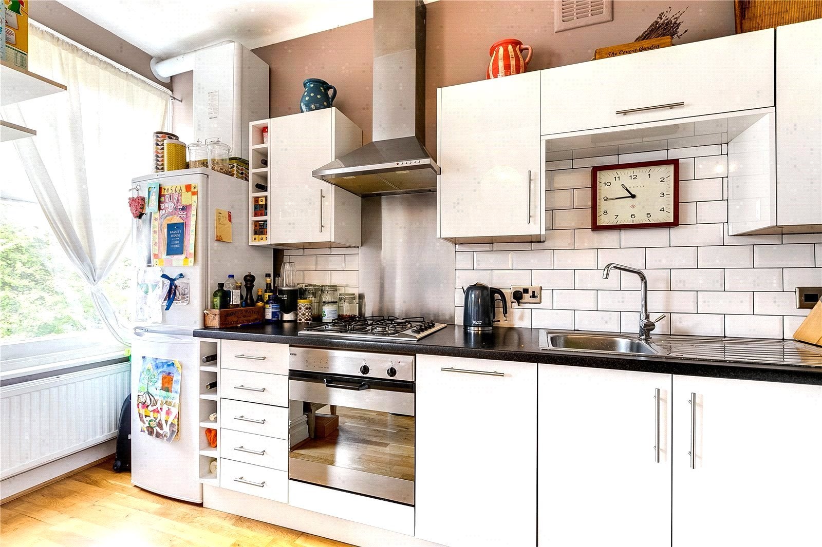 Flat Loris Road in Greater London