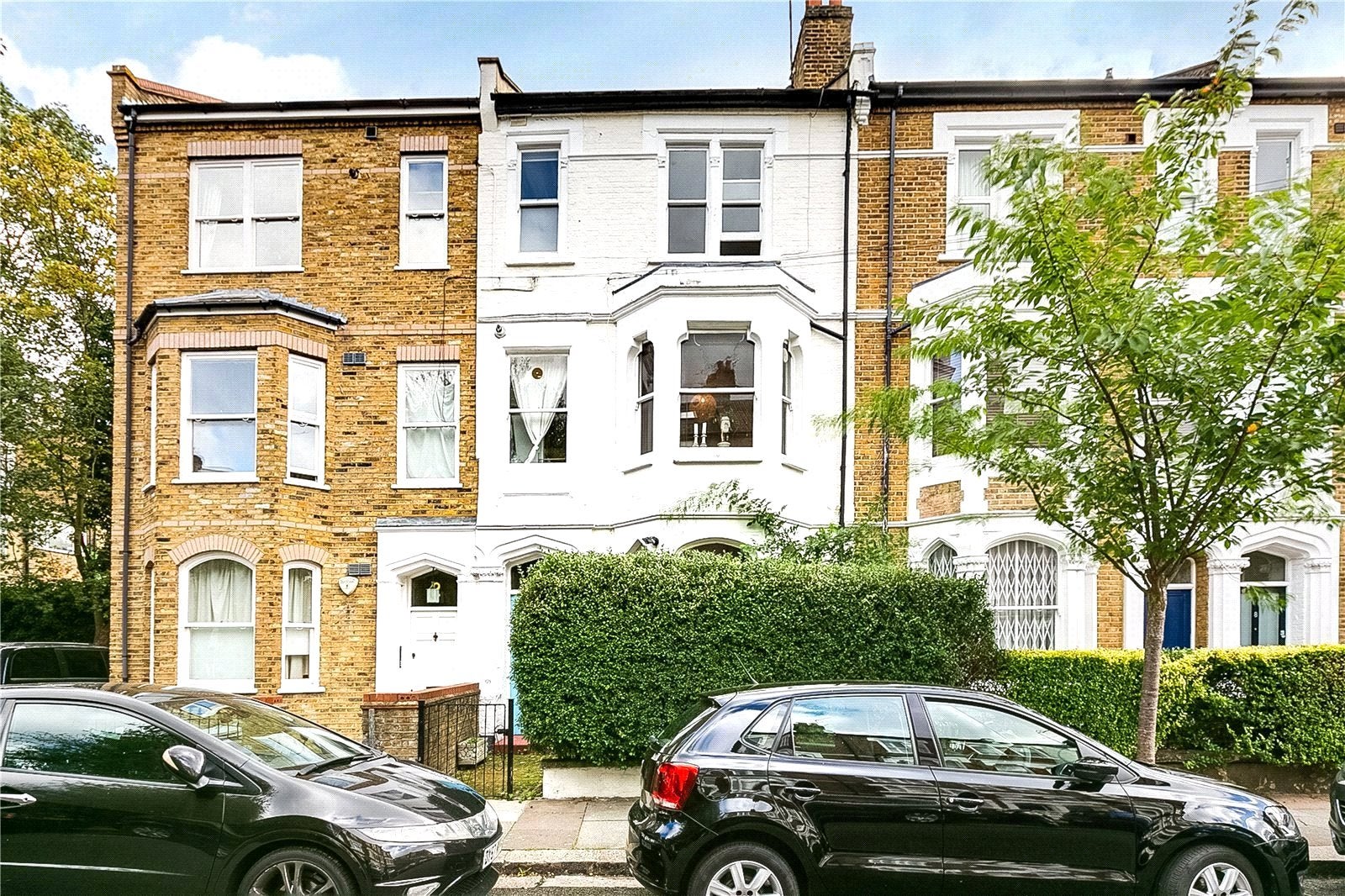 Flat Loris Road in Greater London