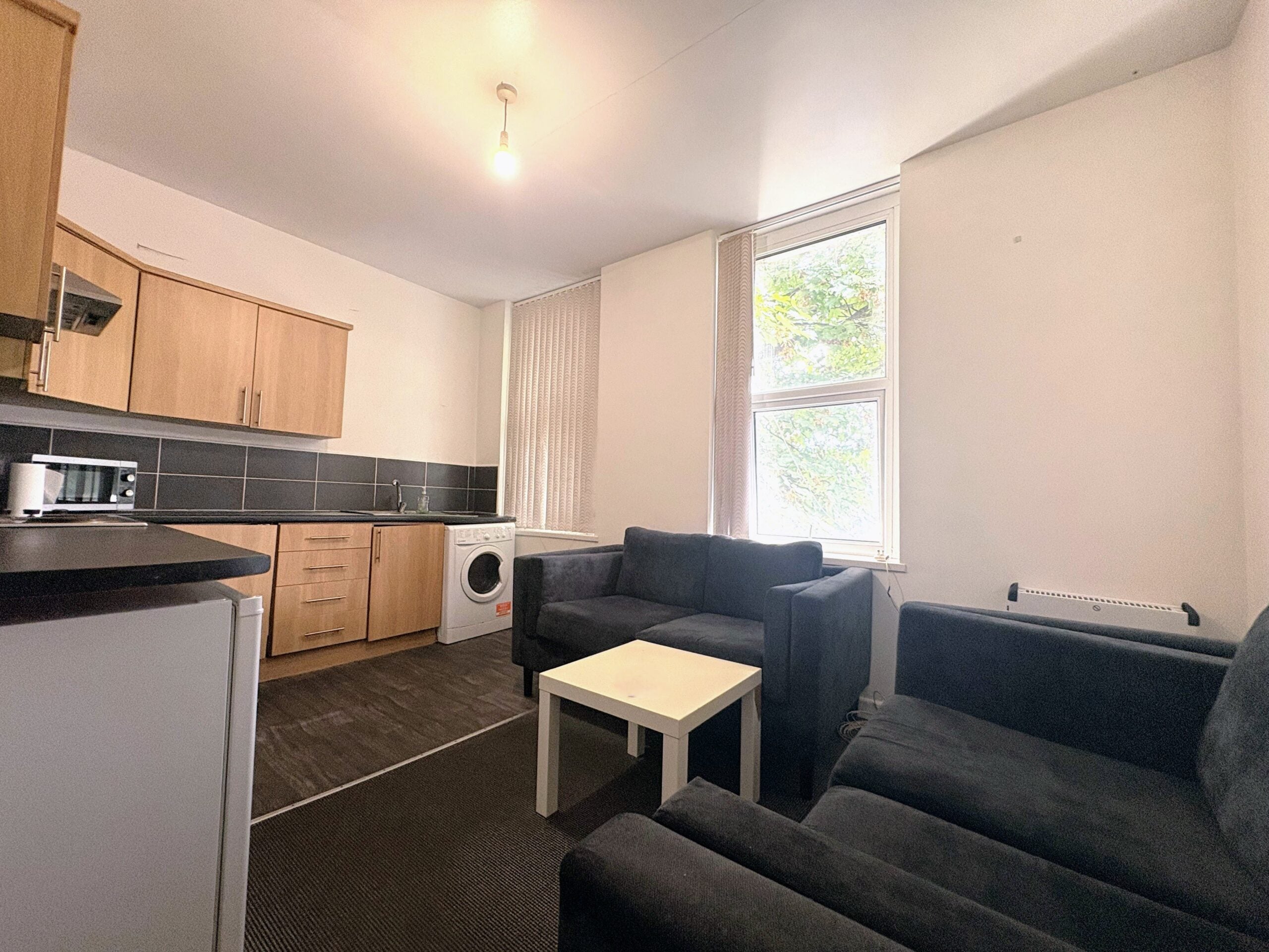 Flat Clifton Street in Cardiff