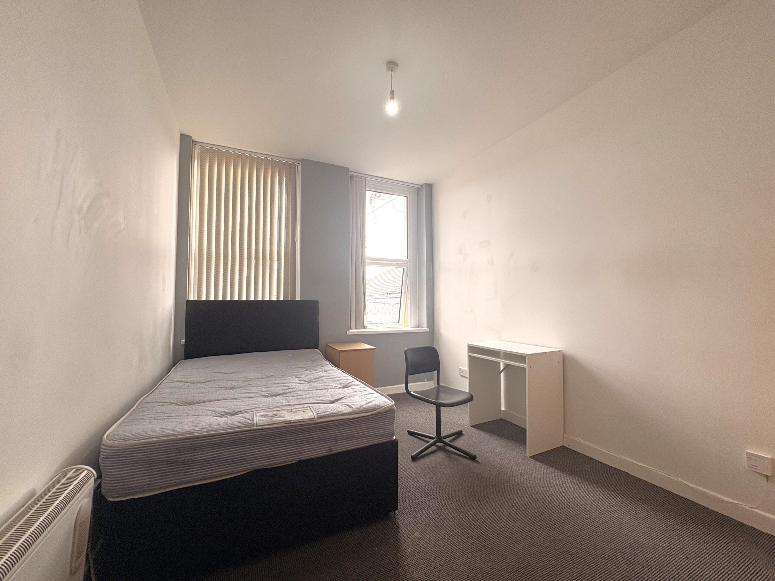 Flat Clifton Street in Cardiff