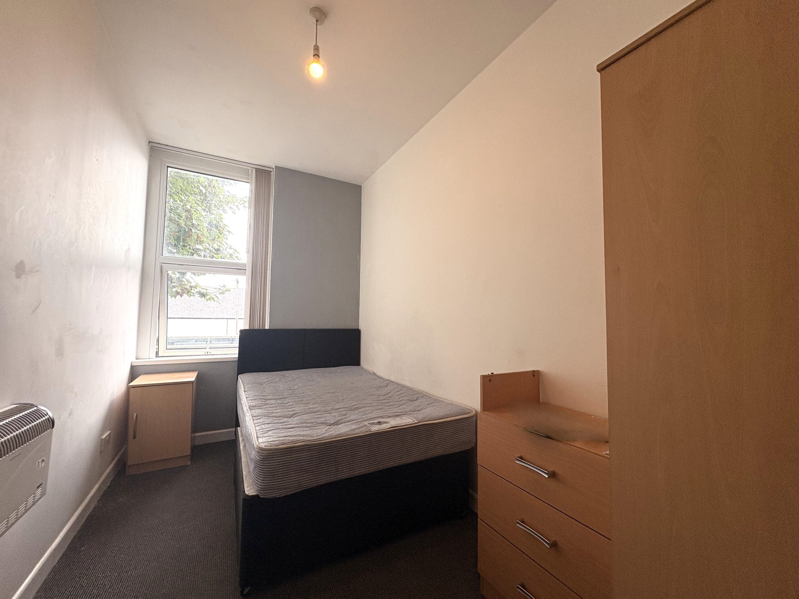 Flat Clifton Street in Cardiff