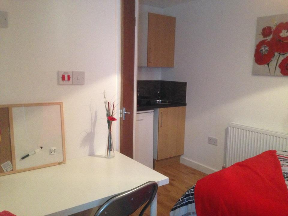 Room Lynwood Walk in Birmingham