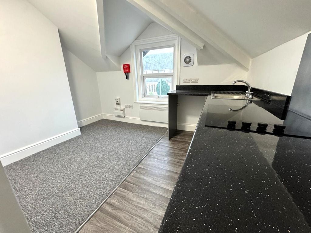 Flat Whitecross Road in Hereford