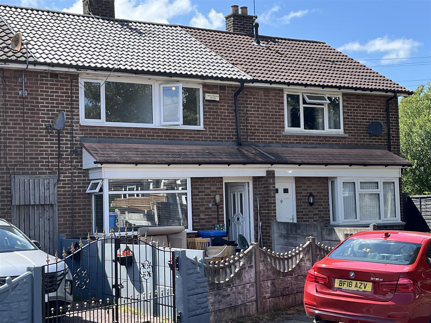 House Thornfield Grove in Salford