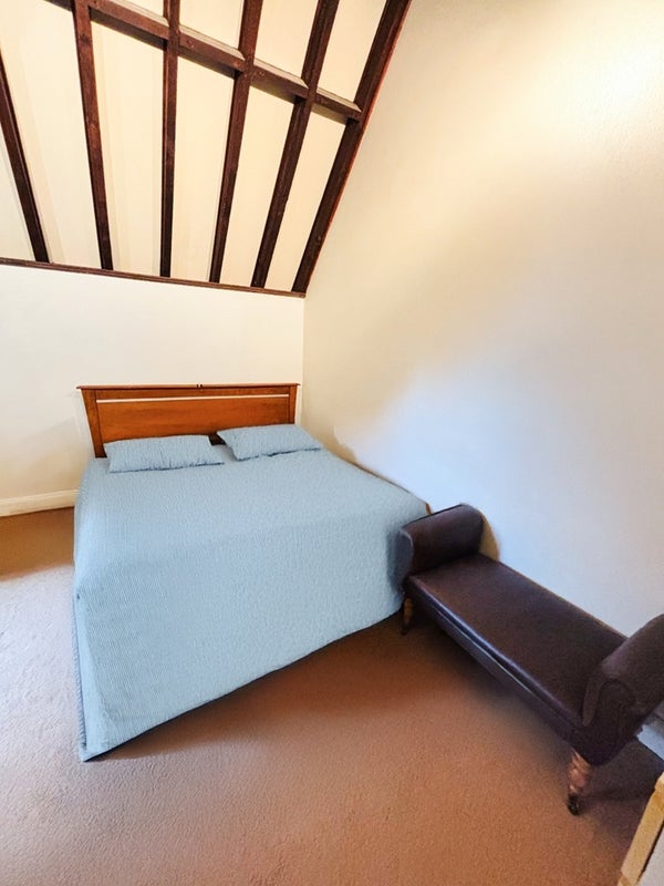 Room Rush Common Mews in London