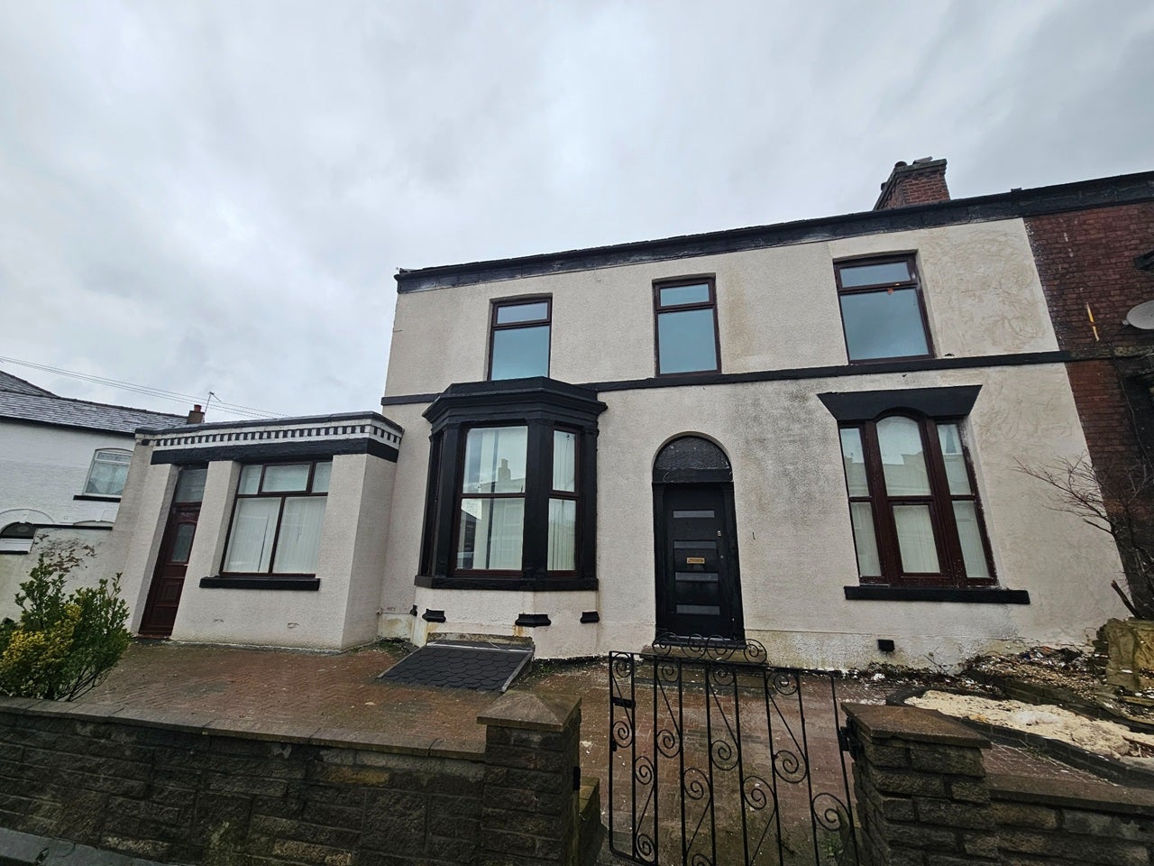 Room Manchester Road in Heywood