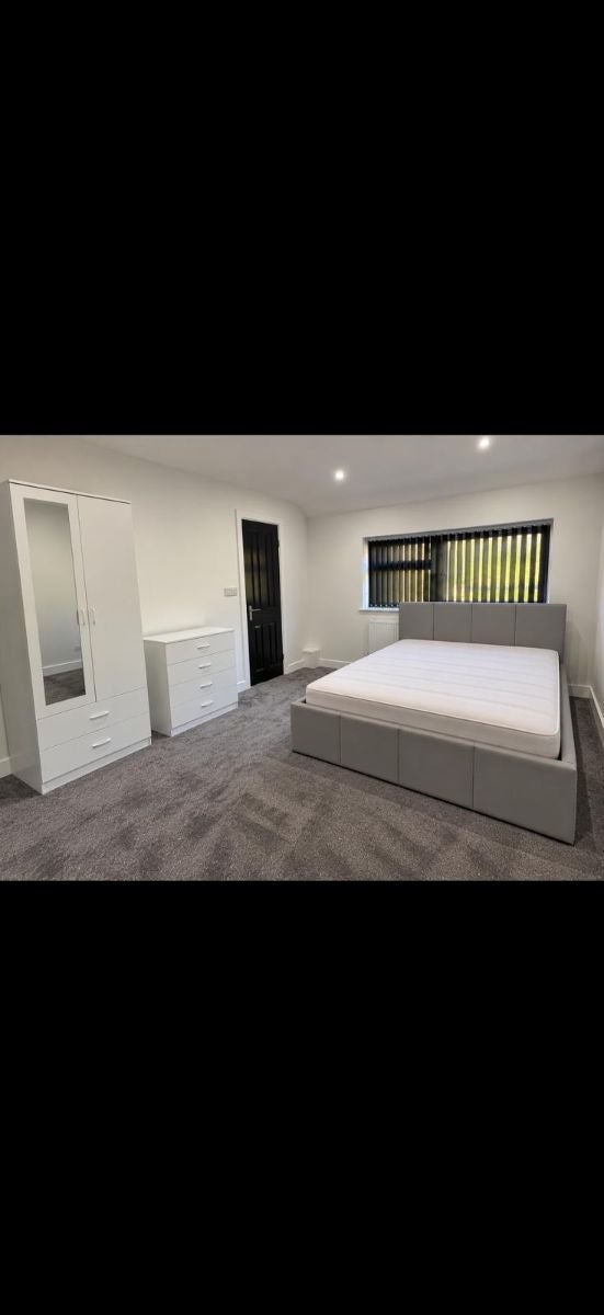 Room Queen Margaret's Road in Coventry