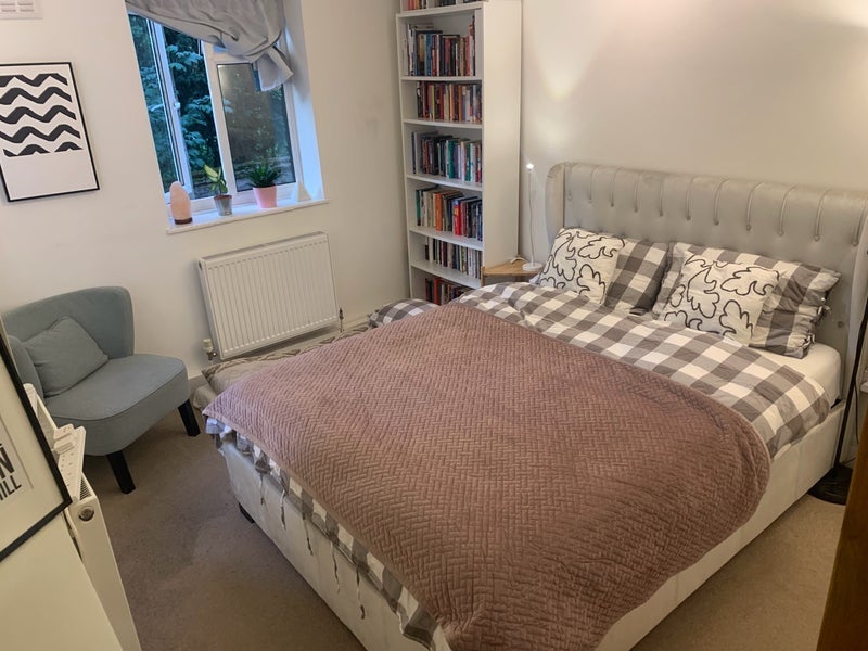 Room Basing Way in Greater London