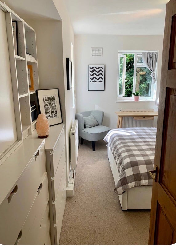 Room Basing Way in Greater London