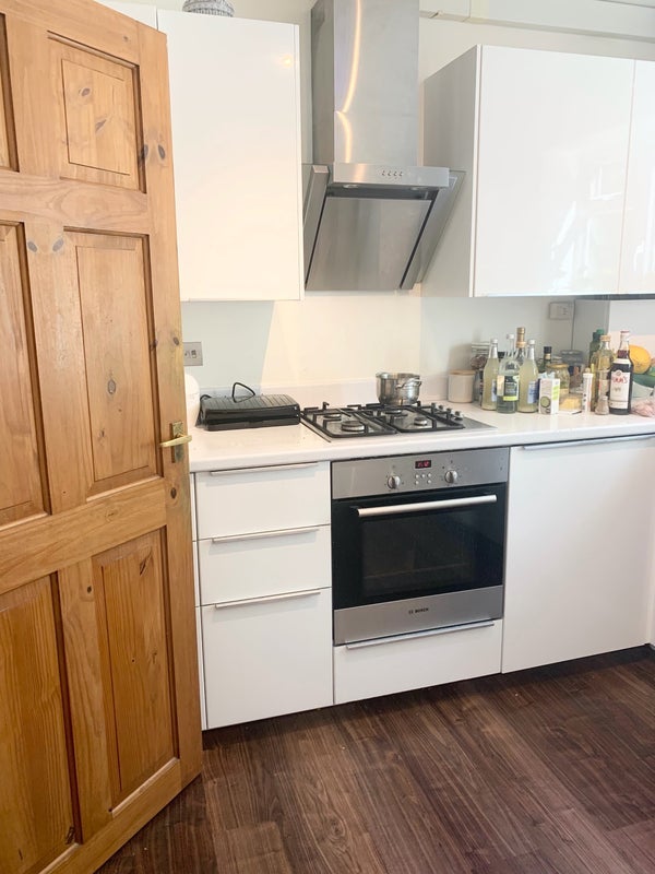 Room Basing Way in Greater London