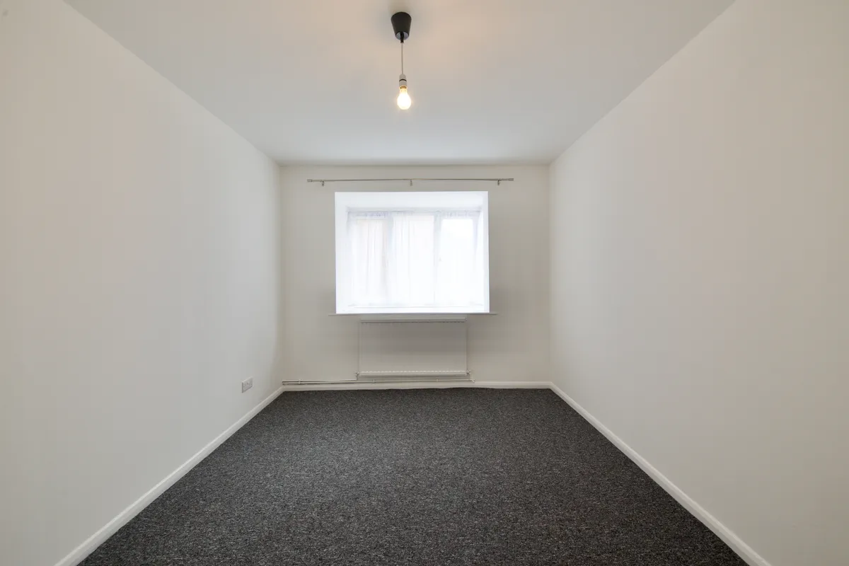 Flat Poplar Grove in Greater London