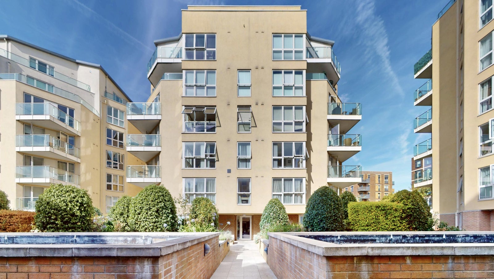 Flat Canada Street in Greater London