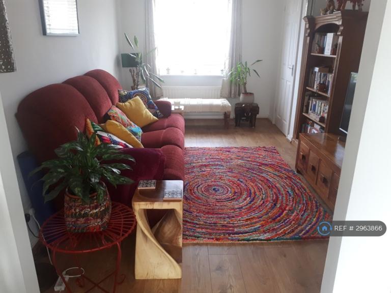Room Sycamore Drive in Deal