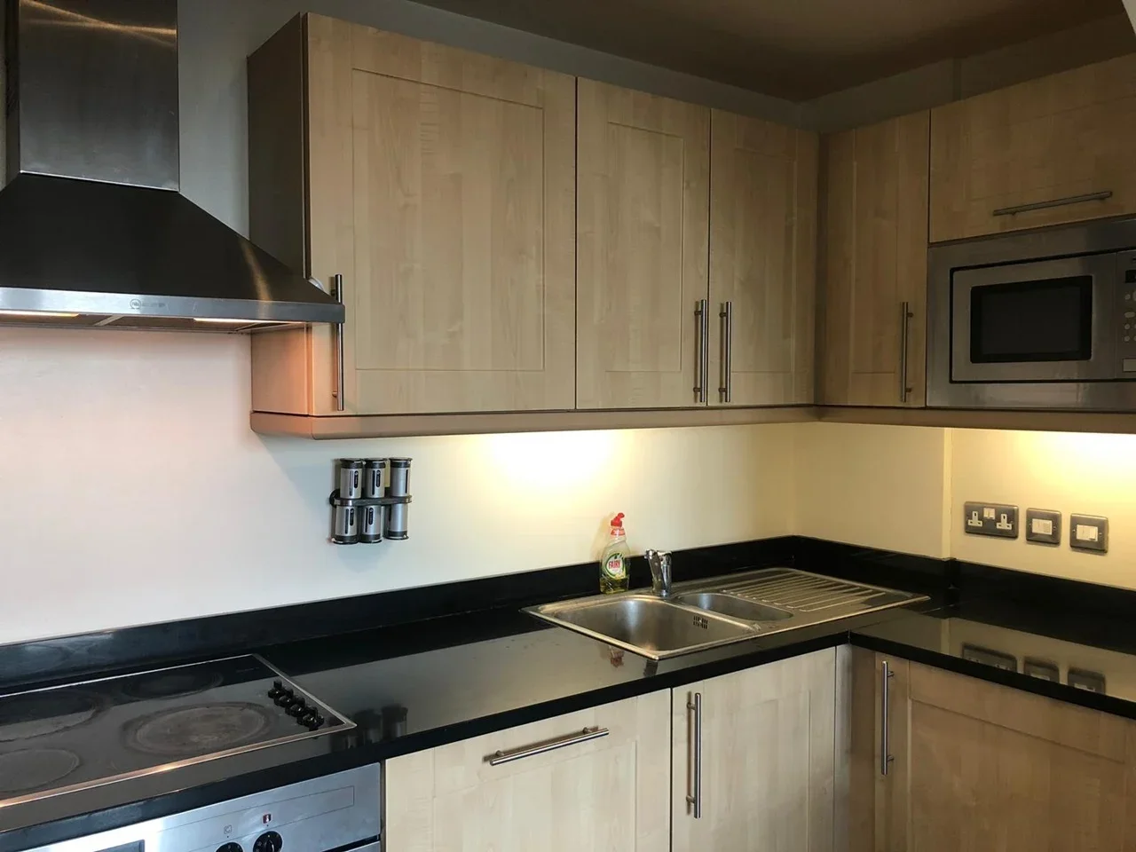 Flat Lyon Road in Greater London