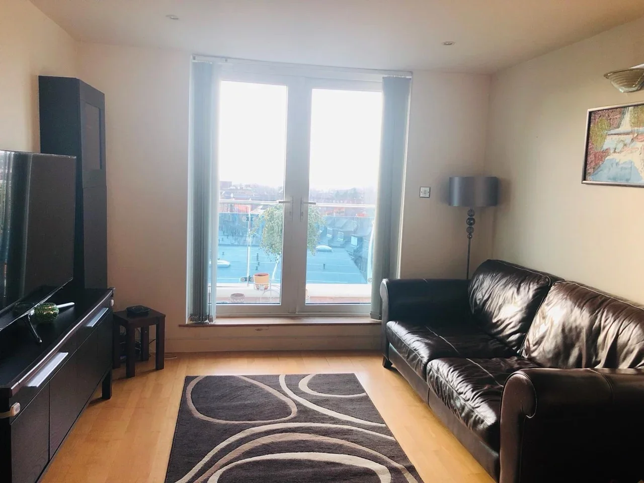 Flat Lyon Road in Greater London