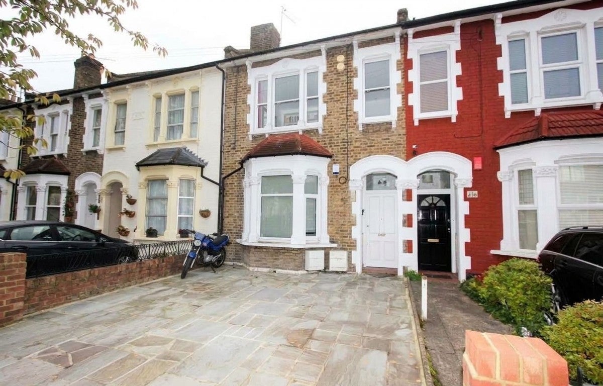 Flat Whittington Road in Greater London