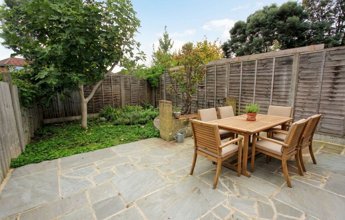 Flat Whittington Road in Greater London