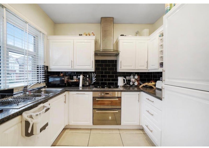 Room Wrottesley Road in Greater London