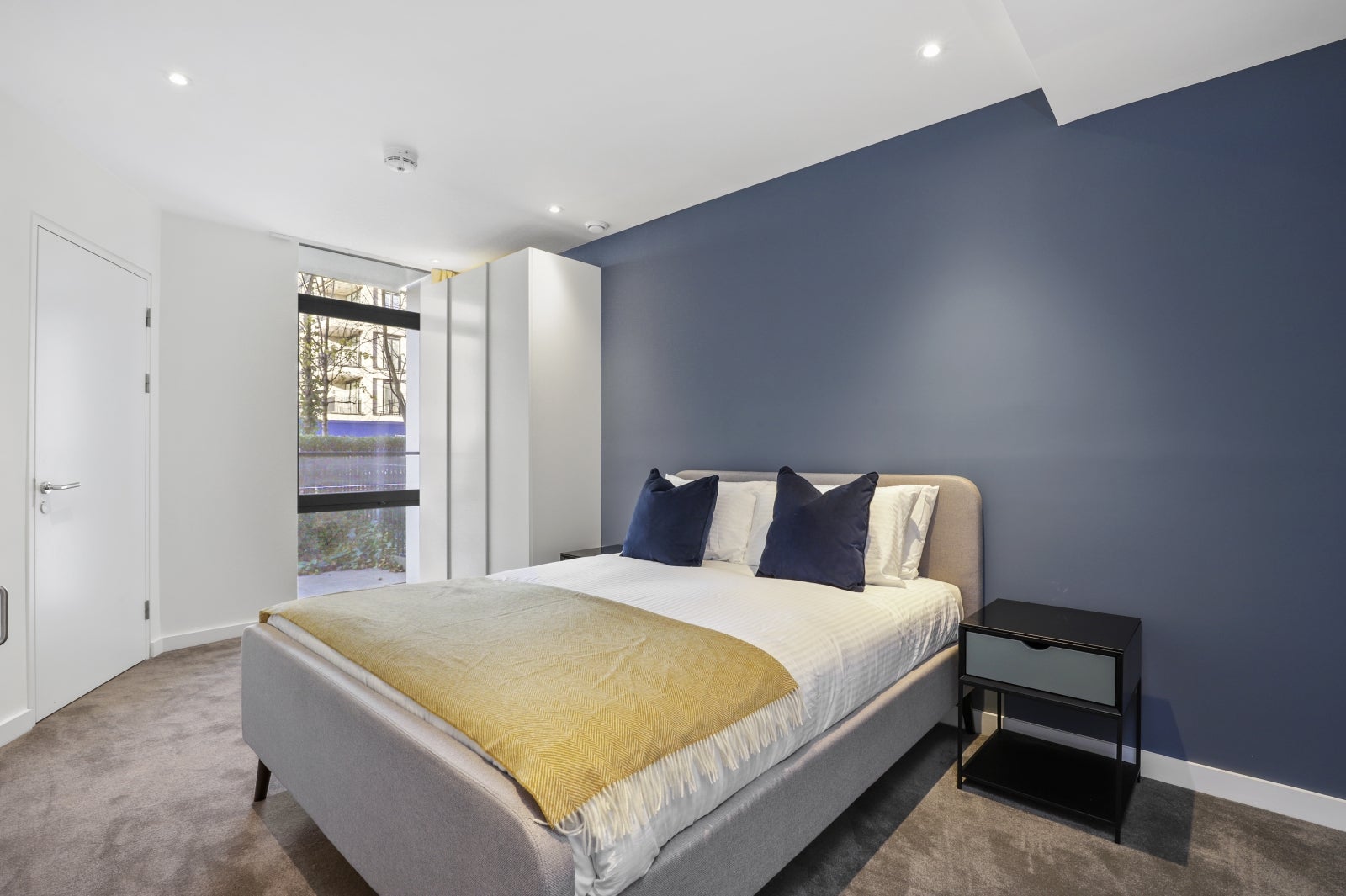 Flat Celebration Avenue in Greater London