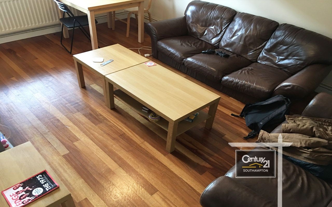 Flat Omdurman Road in Southampton