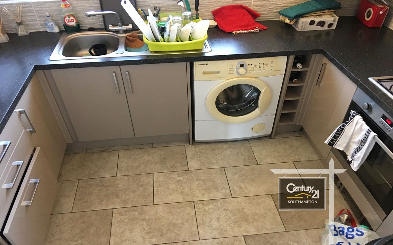 Flat Omdurman Road in Southampton