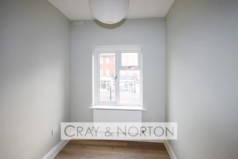 Flat Lower Addiscombe Road in London