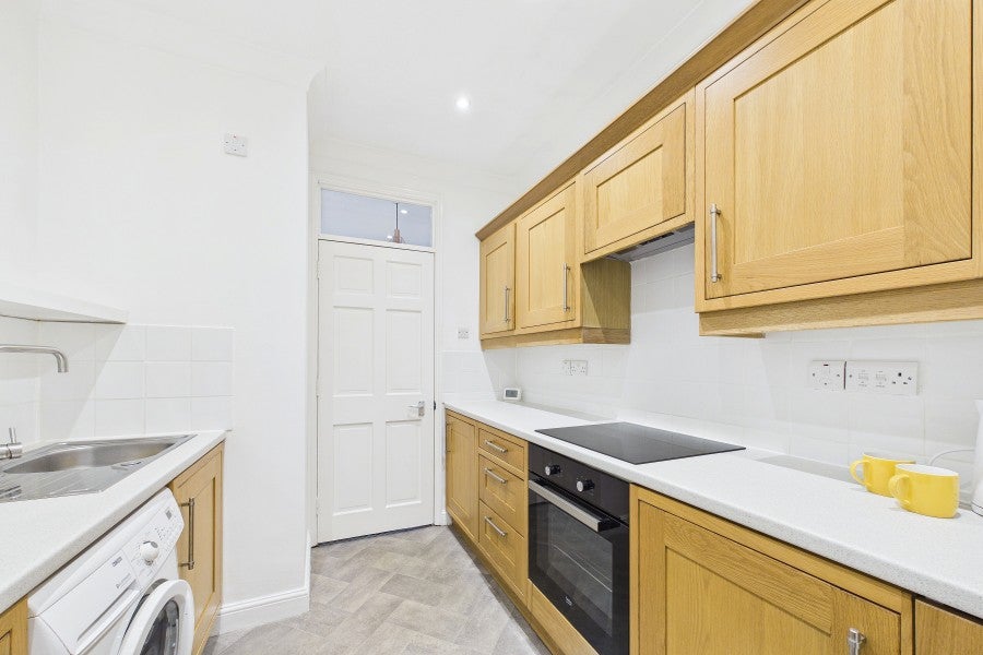 Flat Dorcas Court in Surrey Heath