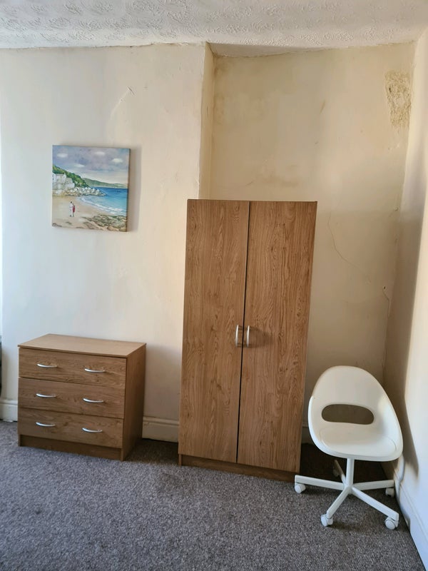 Room Lorne Street in Liverpool