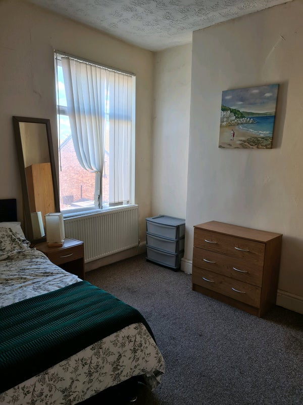 Room Lorne Street in Liverpool