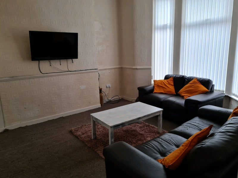 Room Lorne Street in Liverpool