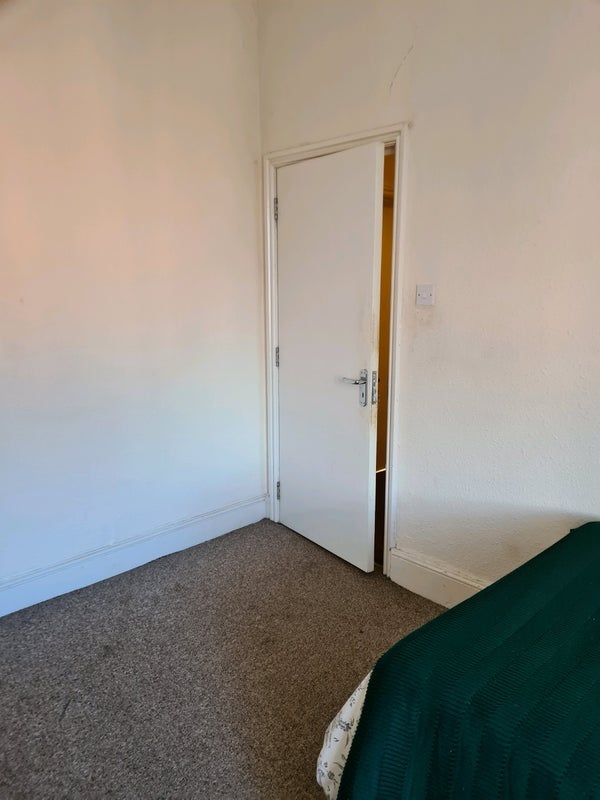 Room Lorne Street in Liverpool