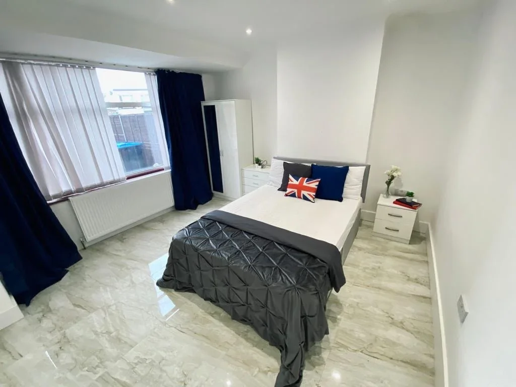 Room Mount Pleasant in Greater London