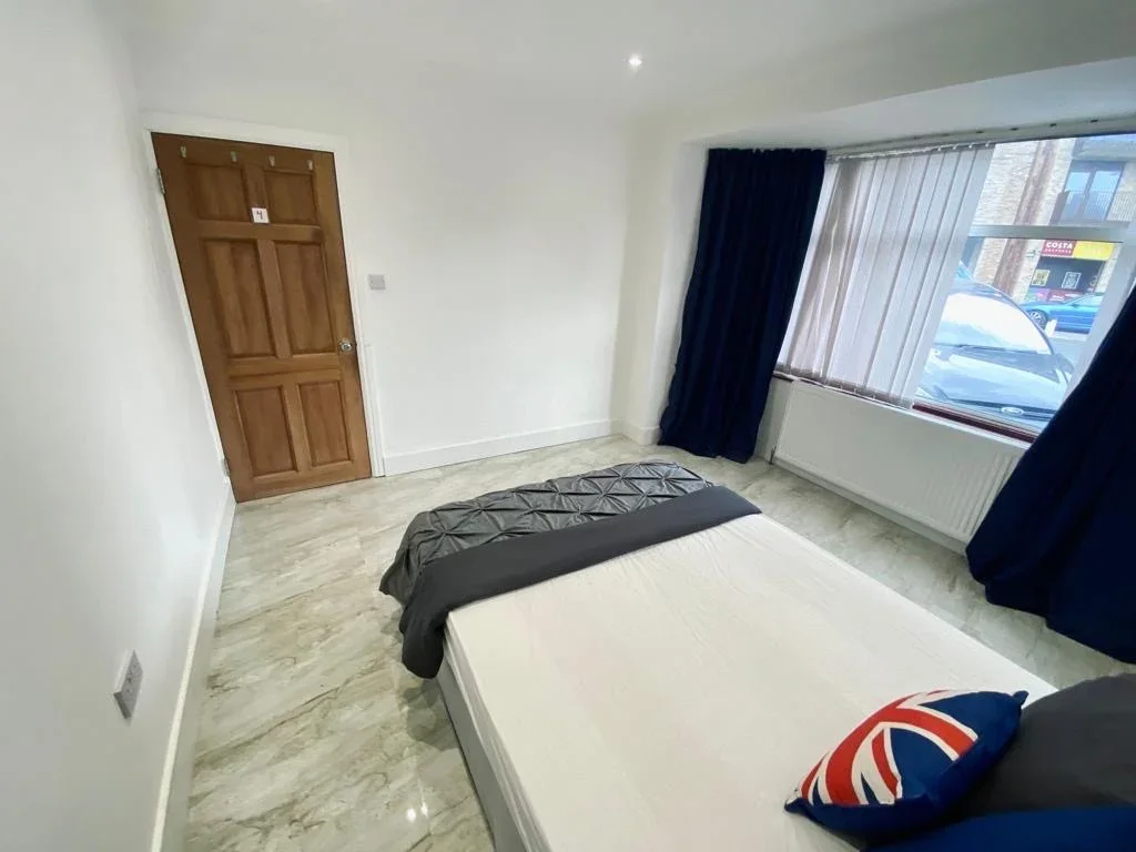 Room Mount Pleasant in Greater London