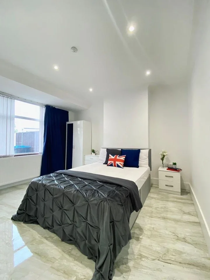 Room Mount Pleasant in Greater London