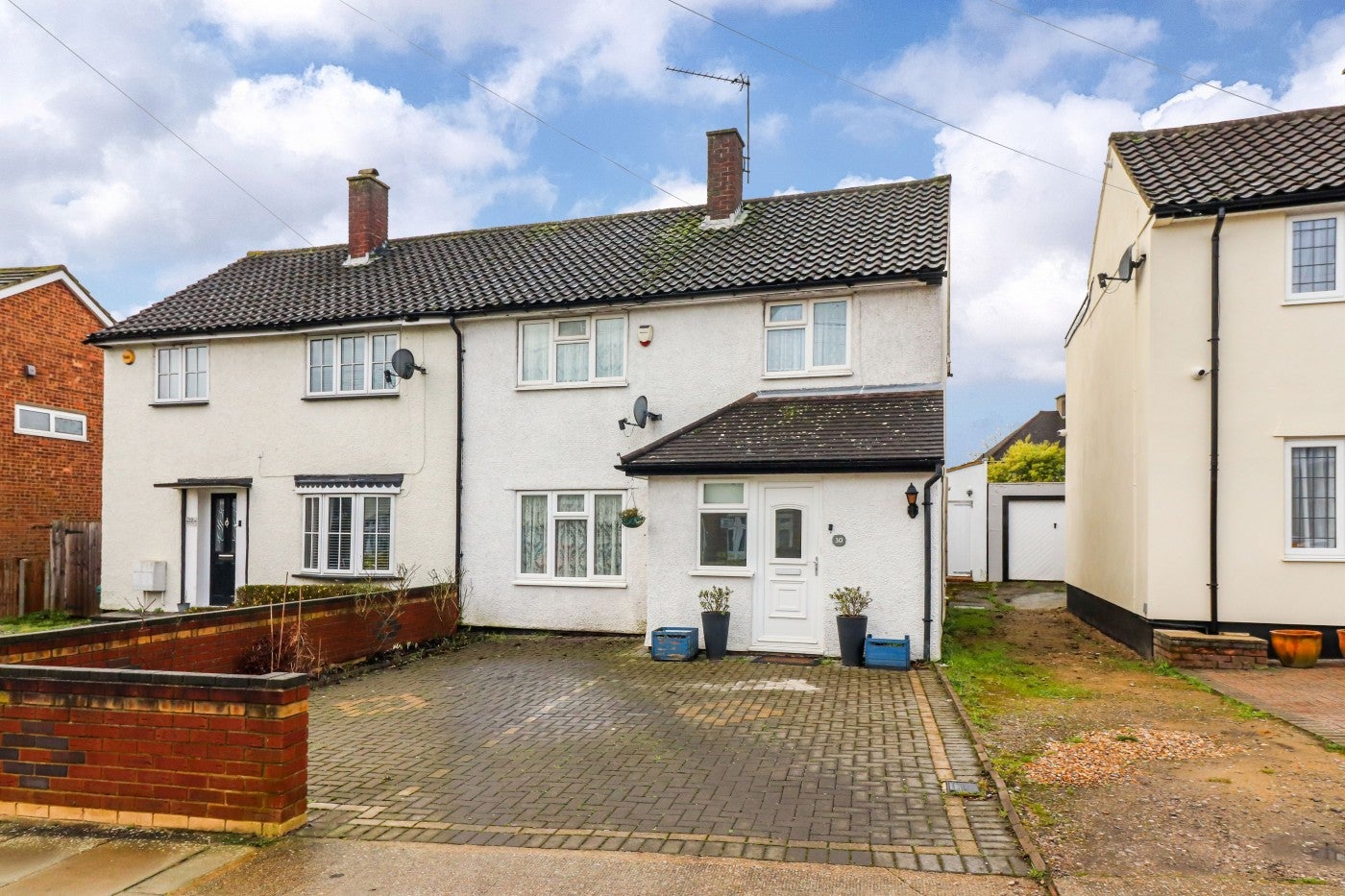 House Newnham Avenue in Greater London