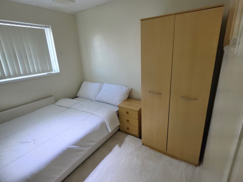 Room Rectory Grove in Birmingham