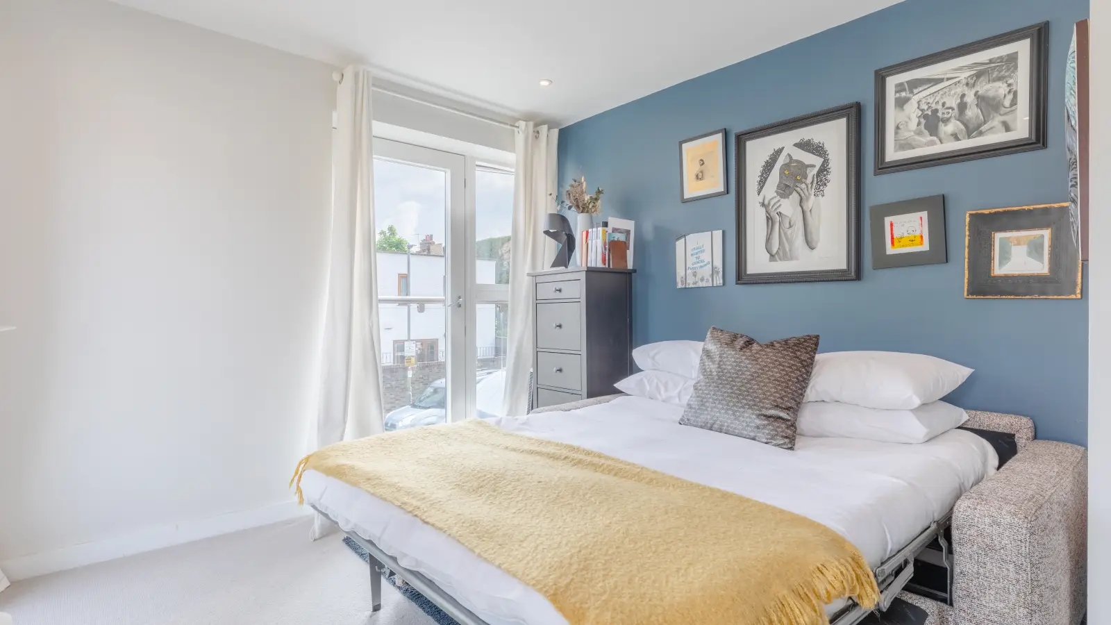 Flat Gowrie Road in Greater London