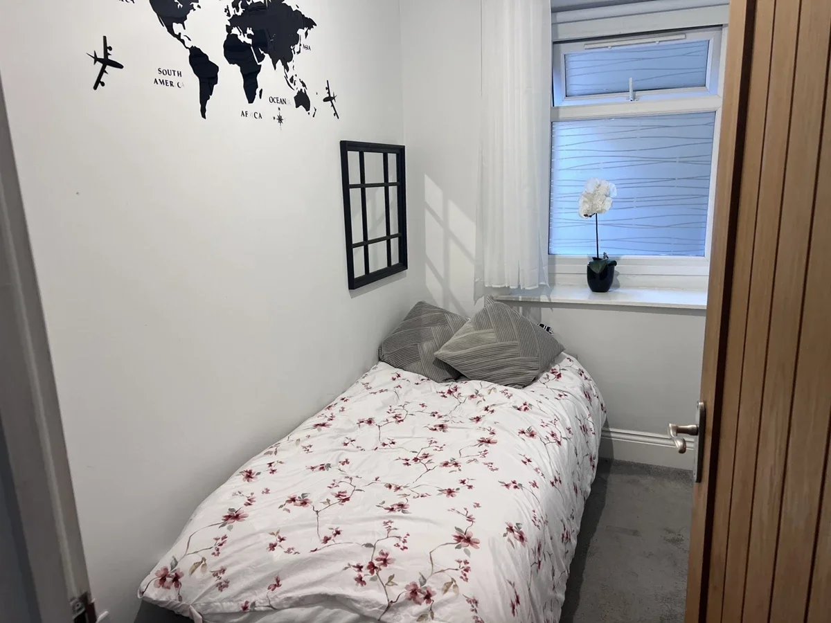 Flat Grimston Gardens in Folkestone and Hythe District