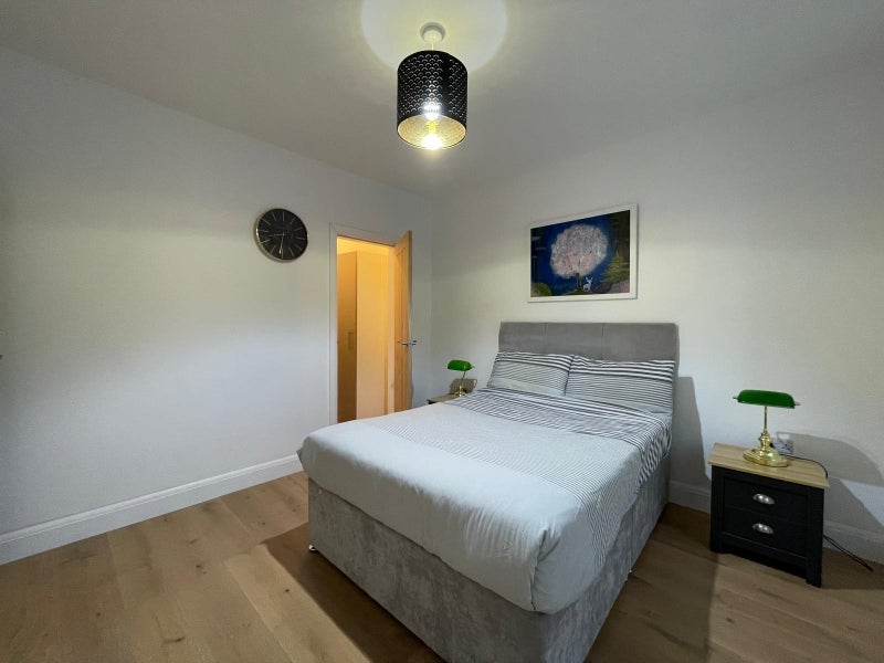 Room Burnside Crescent in Chelmsford