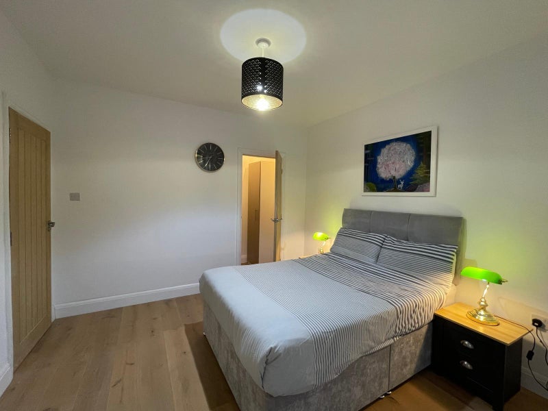 Room Burnside Crescent in Chelmsford