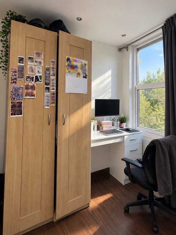 Room Hawtrey Road in Greater London