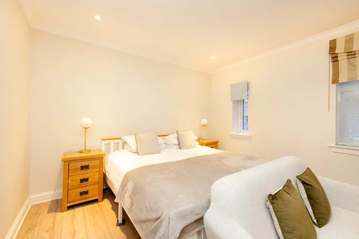 Flat Dewar Place Lane in City of Edinburgh