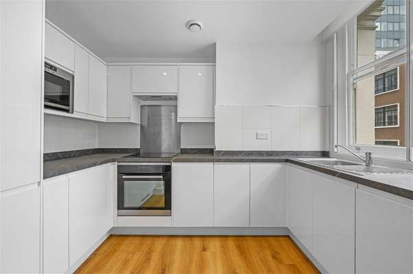 Flat Minories in City of London