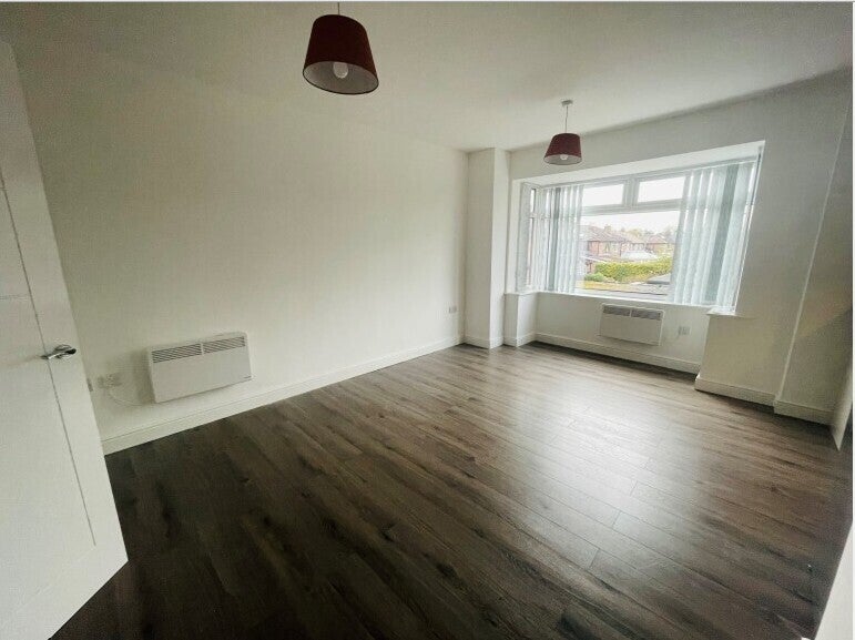 Flat Wilmslow Road in Stockport