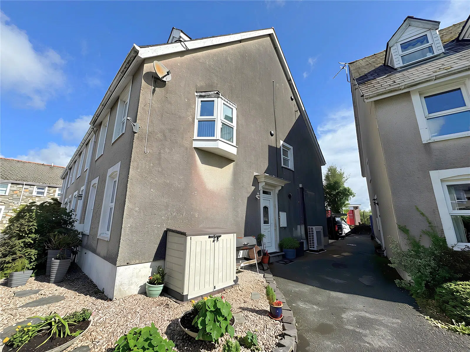 House James John Close in Narberth